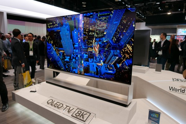 明明内容几乎为零，为什么科技大厂都抢推8K电视？