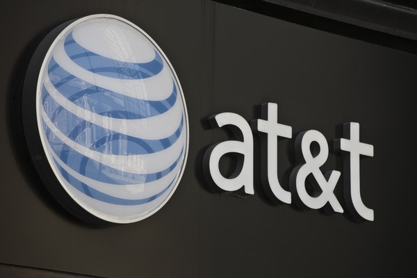 限編輯使用AT&T_Jonathan Weiss via shutterstock_32931552