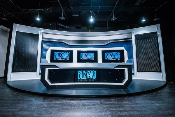 Blizzard Estadium主播室分析台.jpg