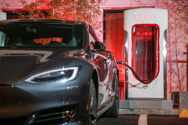 Tesla_超級充電站_花博公園_2017-03-06_賀大新攝影_4145_Lr.jpg