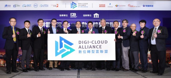 自由系統執行長 俞伯翰、華威仲成總經理 陳俊仲、無敵科技總經理 楊人捷、數位通國際技術長 黃維修、戴