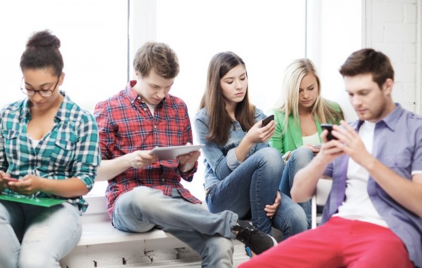shutterstock_182518145_cellphone.jpg