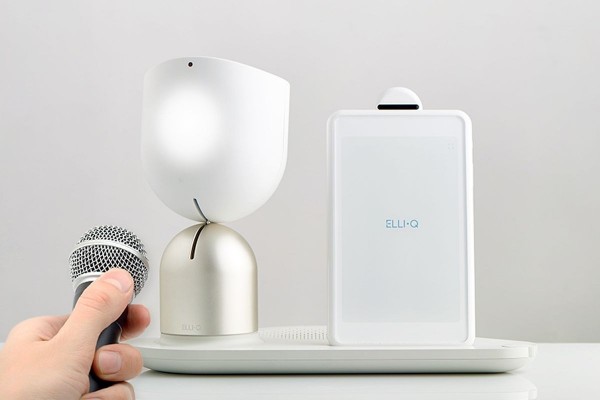 ElliQ4.jpg