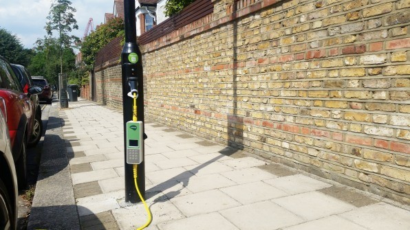 streetlight-charger-1.jpg