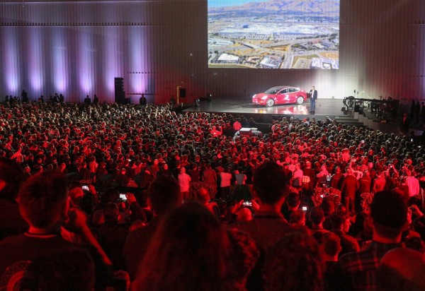 Model3 交車.jpg