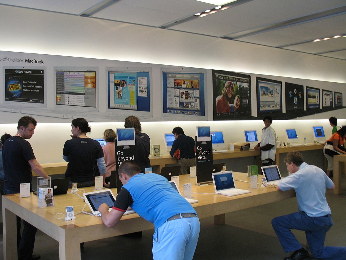 Apple_Store_Wiki_UserTonyTheTiger.jpeg