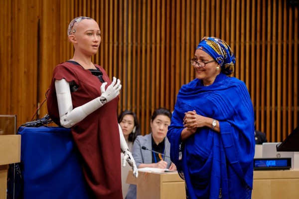 737776-Amina-robot.jpg