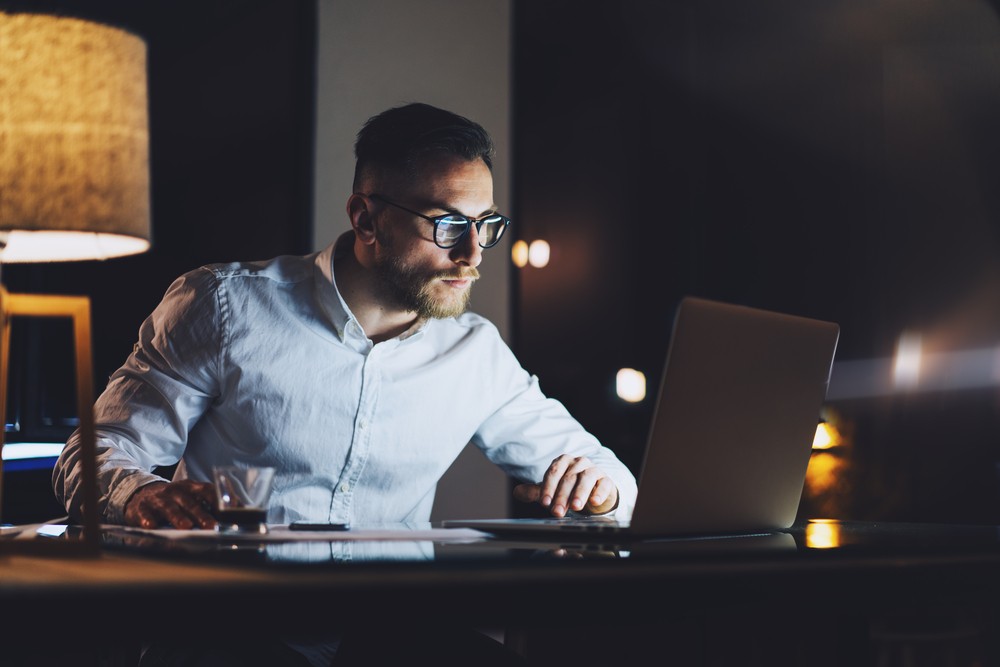 shutterstock_work_night_394279666.jpg