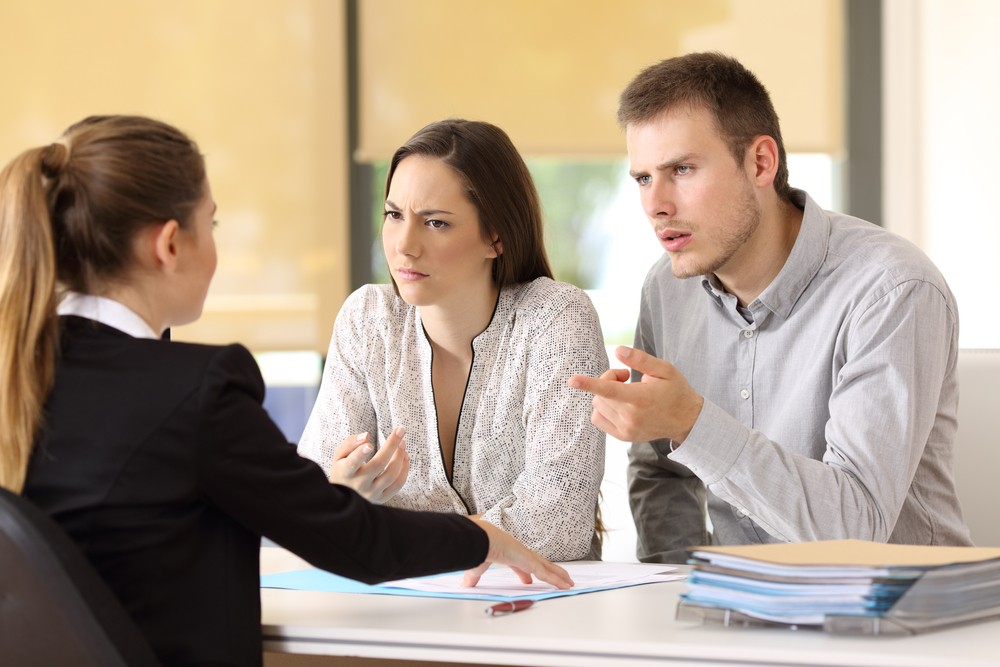 shutterstock_customer complaint_angry_662534413.jp