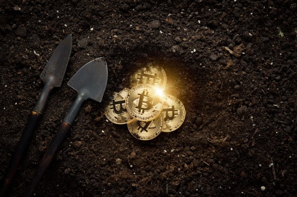 bitcoin_mining_shutterstock_670198525.jpg