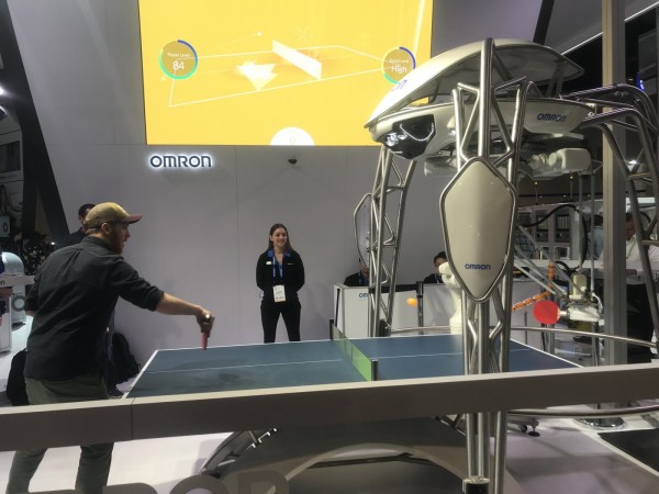 OMRON桌球機器人