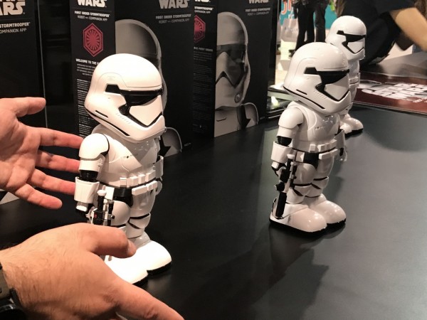 優必選STARWARS機器人