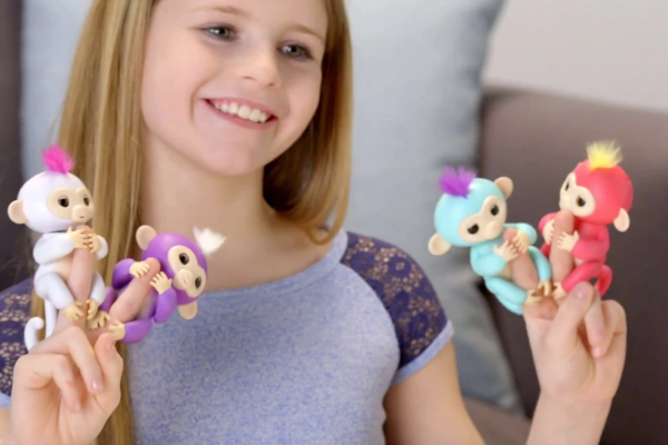 WowWee Fingerling
