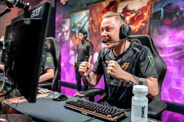 FNC 打破 FW 不敗金身後小王子 Rekkles 相當振奮(Riot提供).jpg