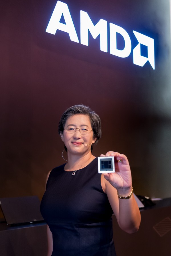 圖二_AMD總裁暨執行長蘇姿丰博士首度展示全球首款7奈米製程Radeon Vega GPU.jpg