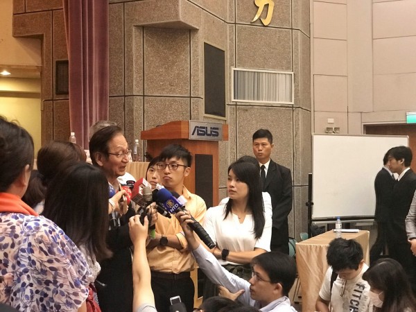 施崇棠