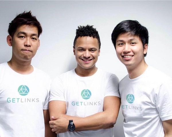 Caption:Djoann Fal (in the centre) is the co-found