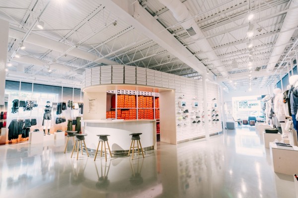 NikeLive_Melrose_Nike_Sneaker_Bar_2_original.jpg