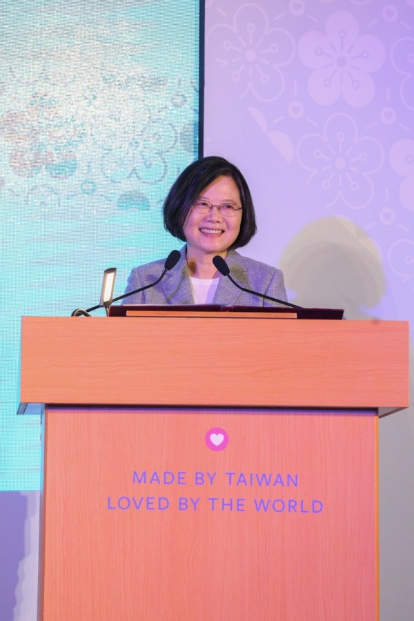 中華民國總統蔡英文特別到場致詞,表達對Facebook在台深耕的感謝之意.jpg