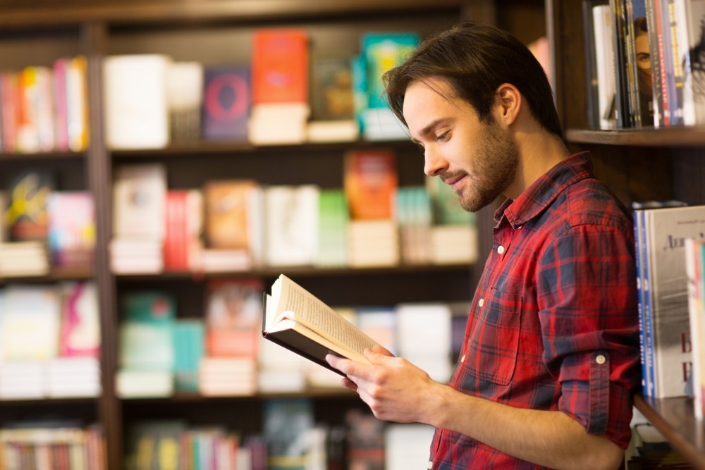 shutterstock_1033170454_reading.jpg