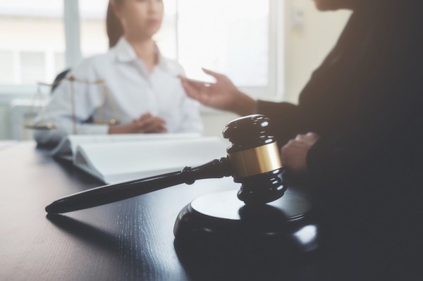 律師法官法院法律_law_shutterstock_697157029Resize 1280.jpg
