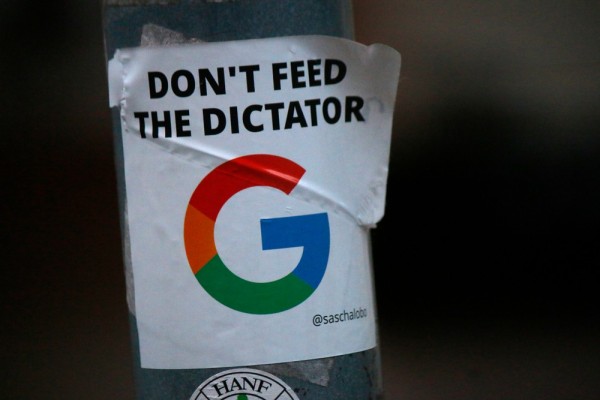 限編輯使用_shutterstock_protest_Google_1102983872.jpg