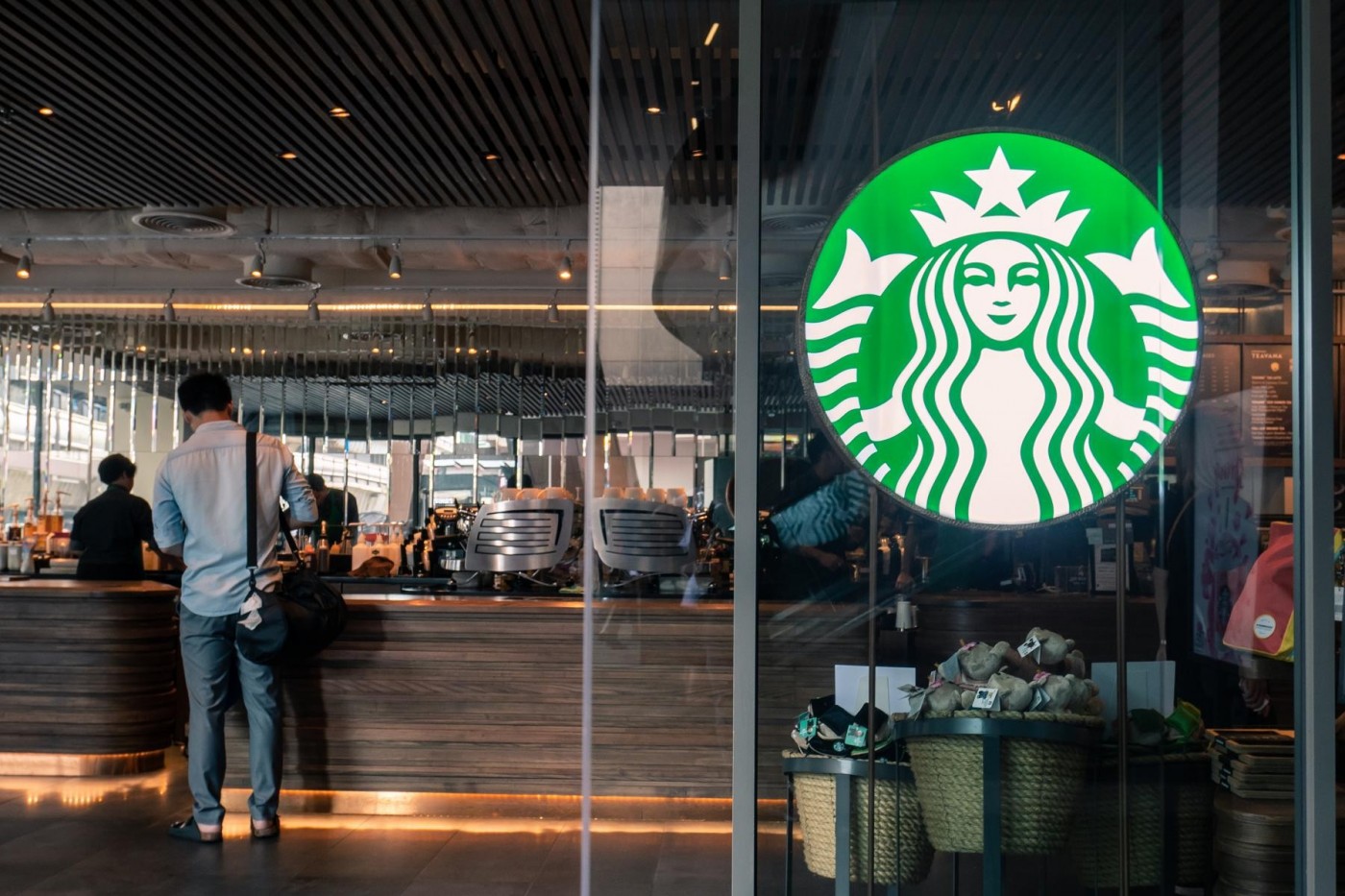 STARBUCKS