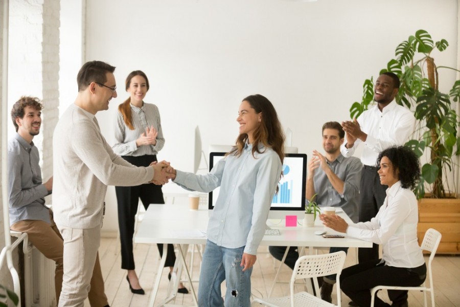 shutterstock_1048652996_employee.jpg
