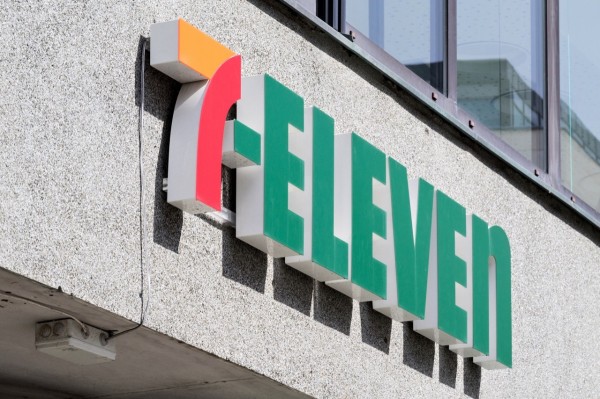 7-11_便利商店_shutterstock_670849633Resize 1280.jpg