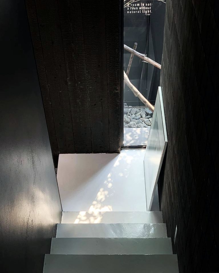 曼谷-現代主義咖啡館-fb-modernism cafe-01.jpg
