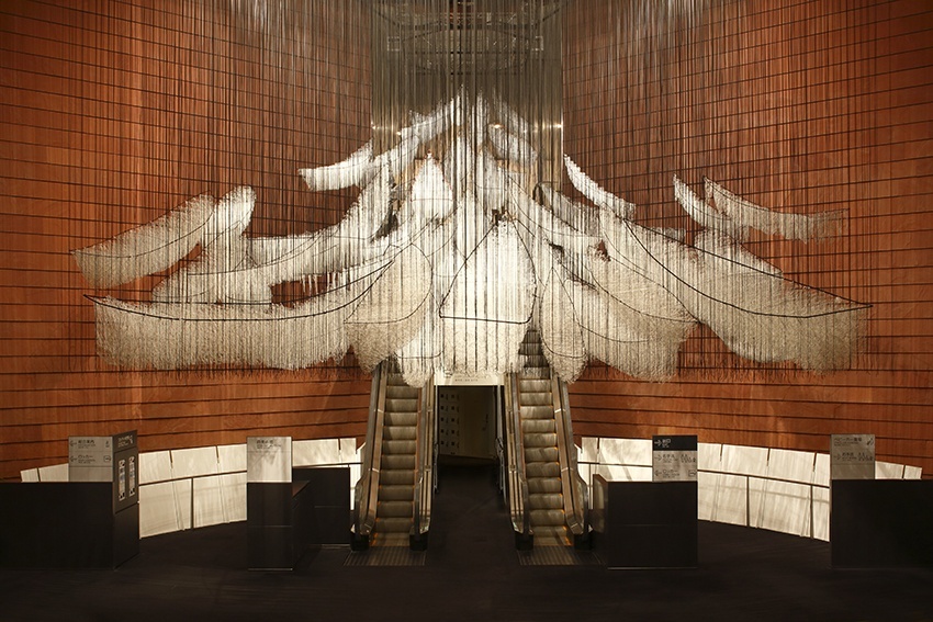 塩田千春展-11_《どこへ向かって》_web.jpg