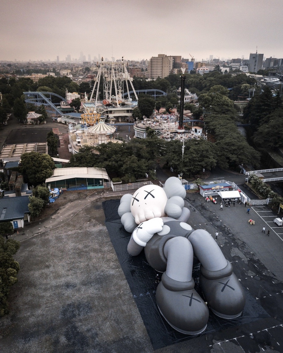 KAWS-holiday-japan-06.jpg