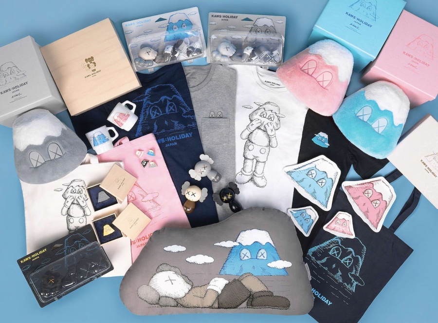 KAWS-holiday-japan-63.jpg