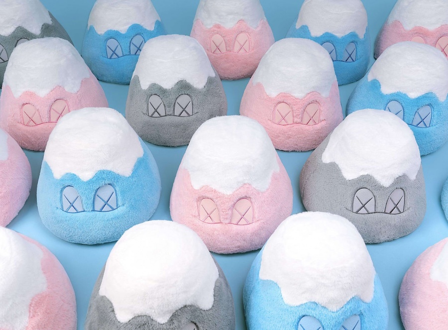 KAWS-holiday-japan-11.jpg