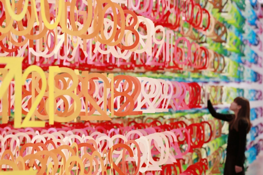 誠品敦南100種顏色_emmanuelle_moureaux_Forest_of_Numbers1.