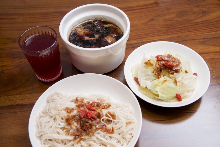 湘帝御膳食堂-養生藥膳雞湯套餐.jpg