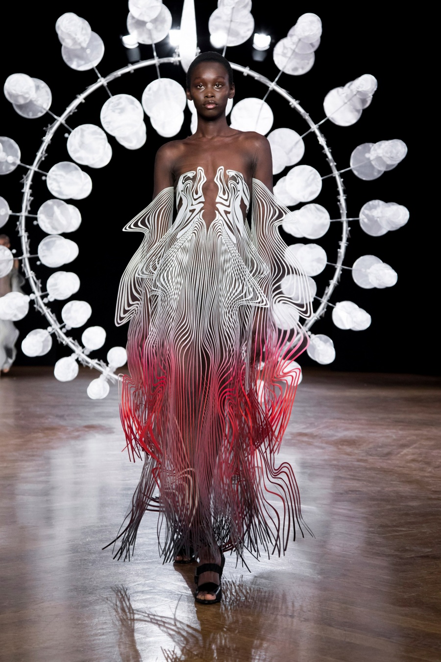 iris-van-herpen-hypnosis04.jpg