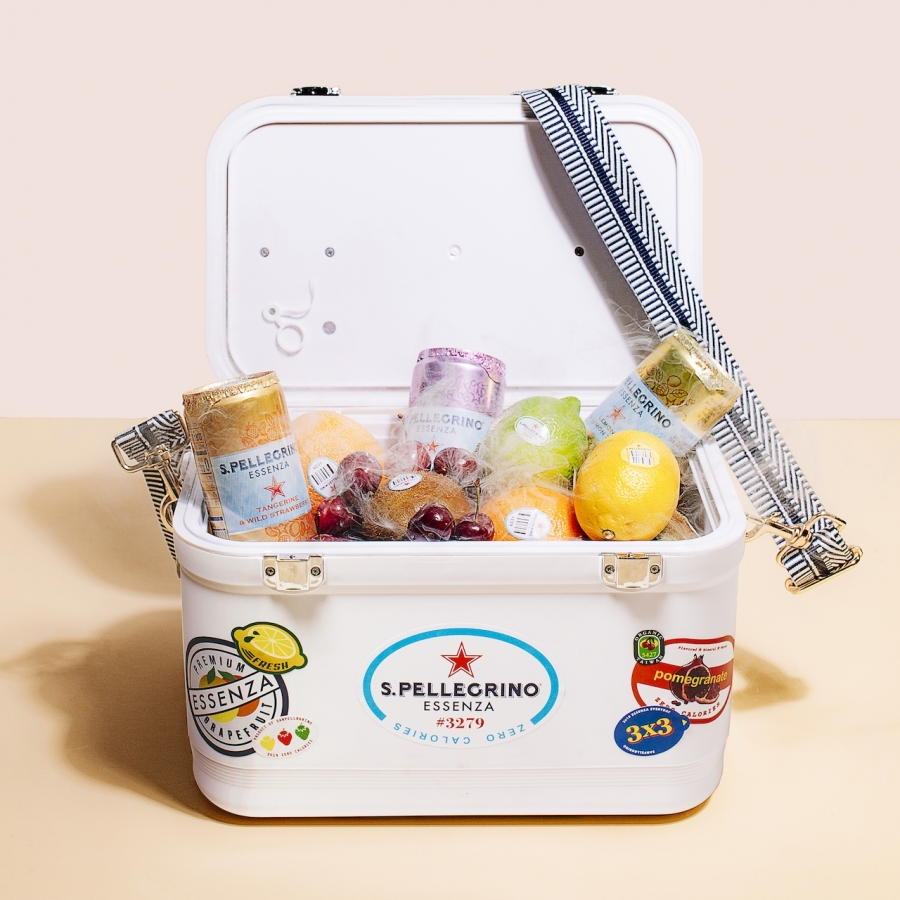 S. Pellegrino Essenza零卡香氛氣泡飲_聖沛黎洛專屬小冰箱_情境照1.jpg