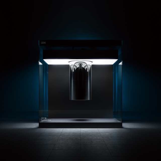 Quantum computer IBM1.jpg