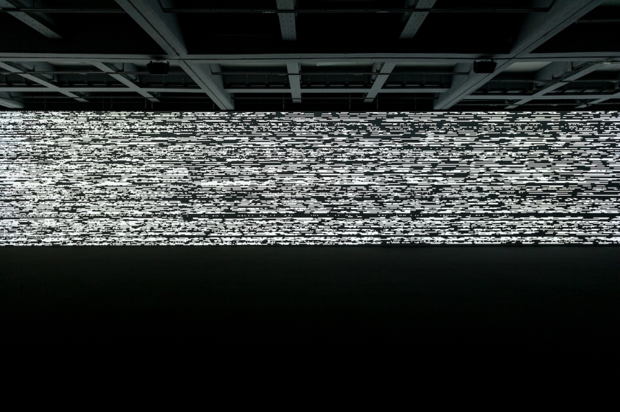 池田亮司03_Ryoji Ikeda_code-verse © Ryoji Ikeda & Taip