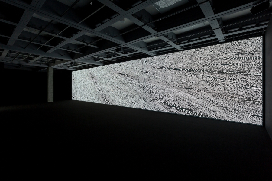 池田亮司04_Ryoji Ikeda_code-verse © Ryoji Ikeda & Taip