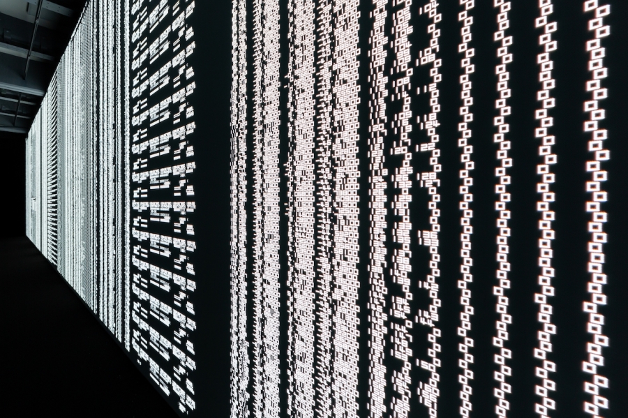 池田亮司05_Ryoji Ikeda_code-verse © Ryoji Ikeda & Taip