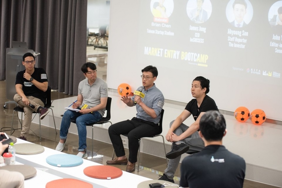 Journalists from Korean startup media