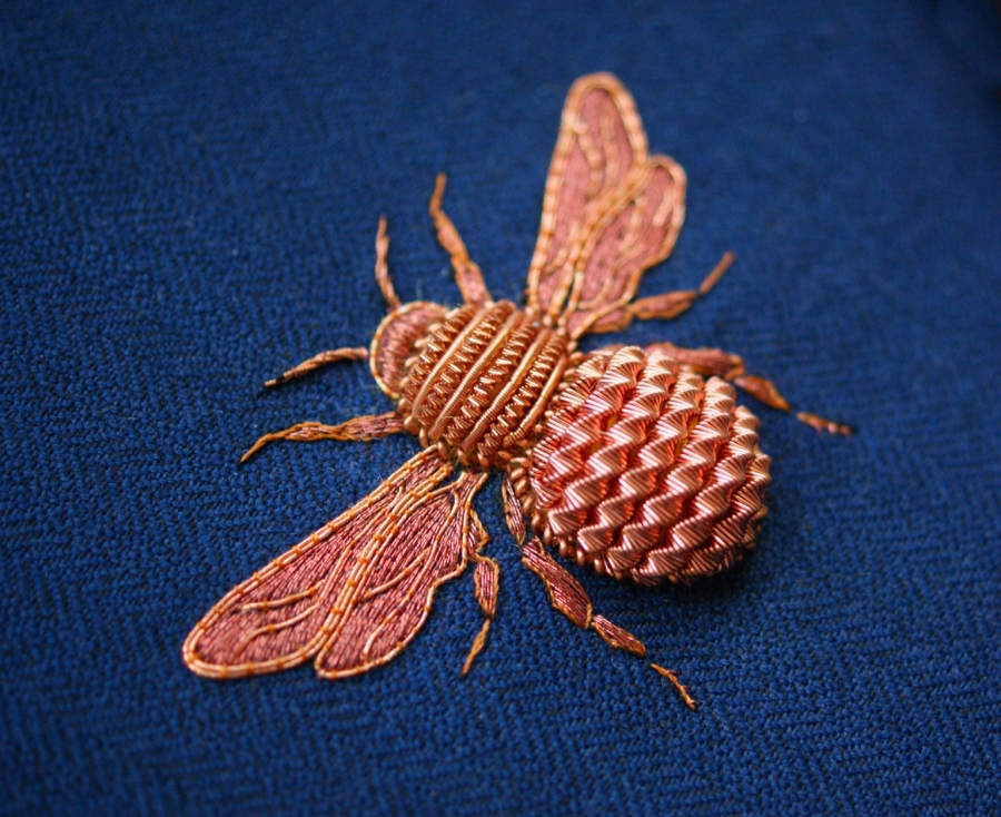 Laura Baverstock-立體刺繡-昆蟲.jpg