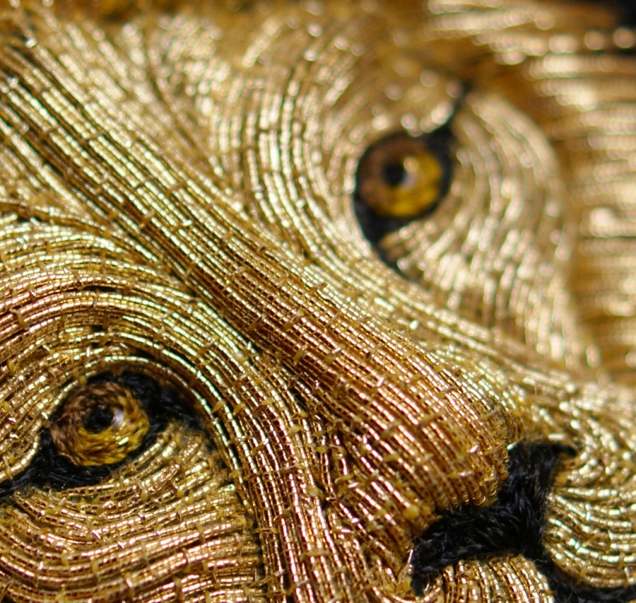 Laura Baverstock-立體刺繡-昆蟲.jpg