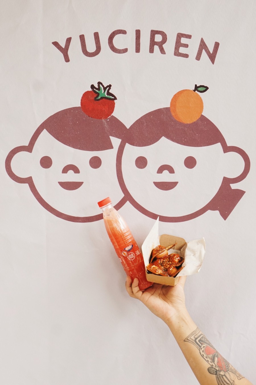 魚刺人x雄追果店 限期中秋聯名好滋味_情境照2.JPG