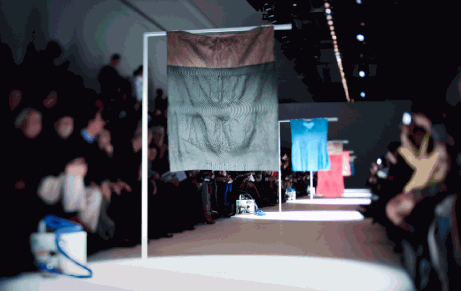蒸氣延展_ISSEY MIYAKE_s.png