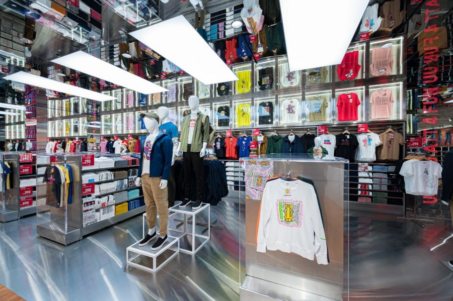att_UNIQLO ATT 4 FUN信義店-UT光廊-2.jpg
