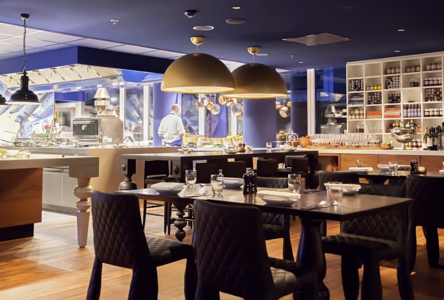 shutterstock_125013164_restaurant
