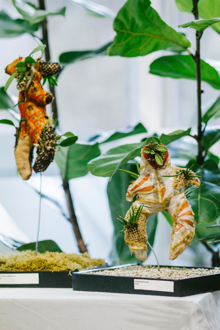 法國藝術團隊Concrete Garden植物雕塑系列「DOIIS_ 娃娃」的展示.jpg